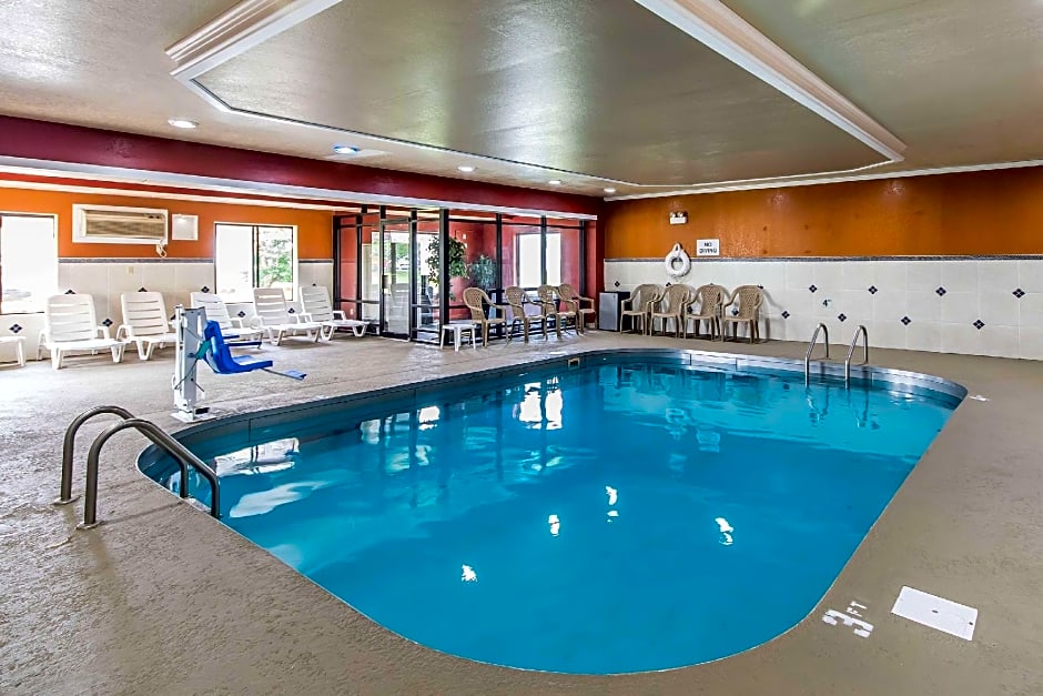 Quality Inn & Suites Evansville North