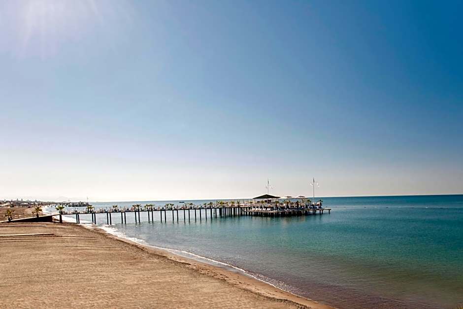 Delphin Imperial Lara