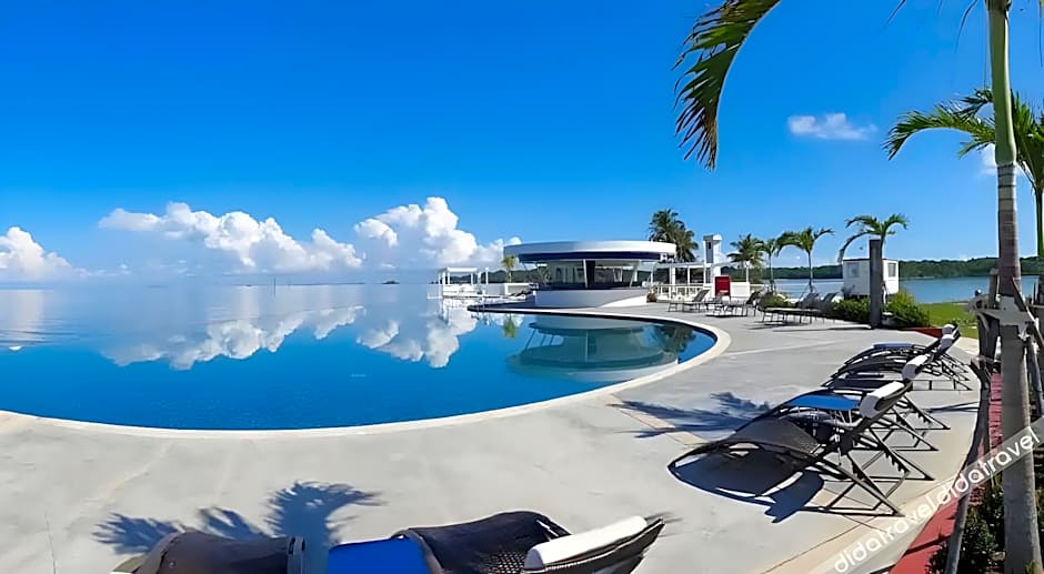 Doulos Phos The Ship Hotel