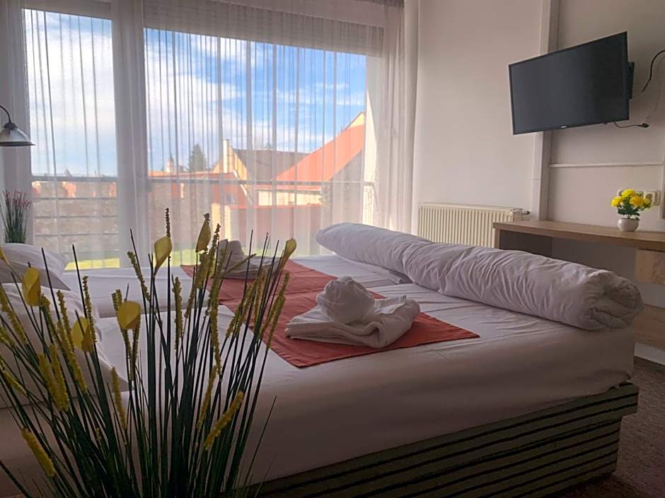 Várfal Wellness Panzió