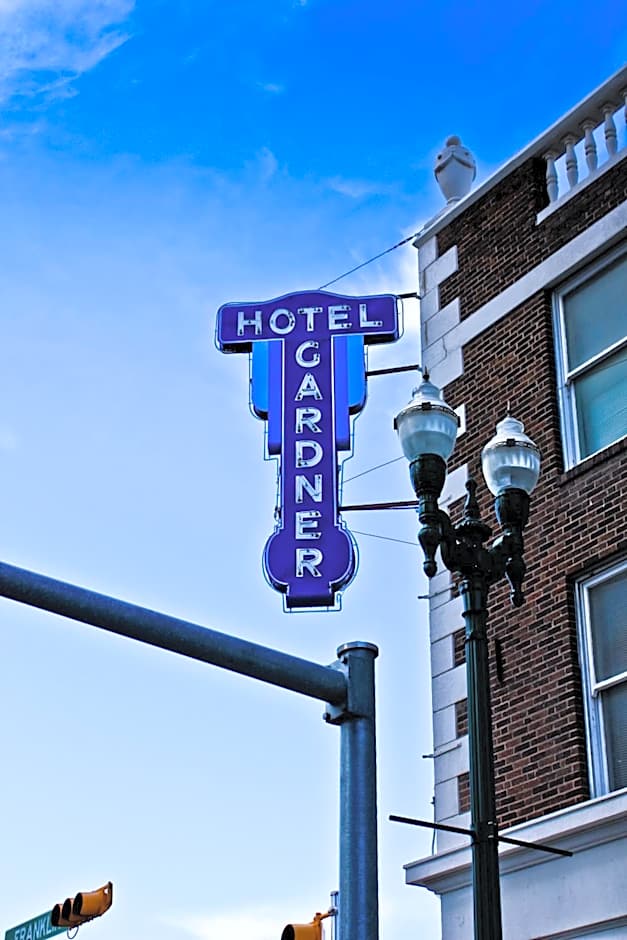 Gardner Hotel & Hostel