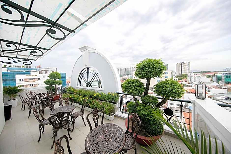 LE SAIGON HOTEL