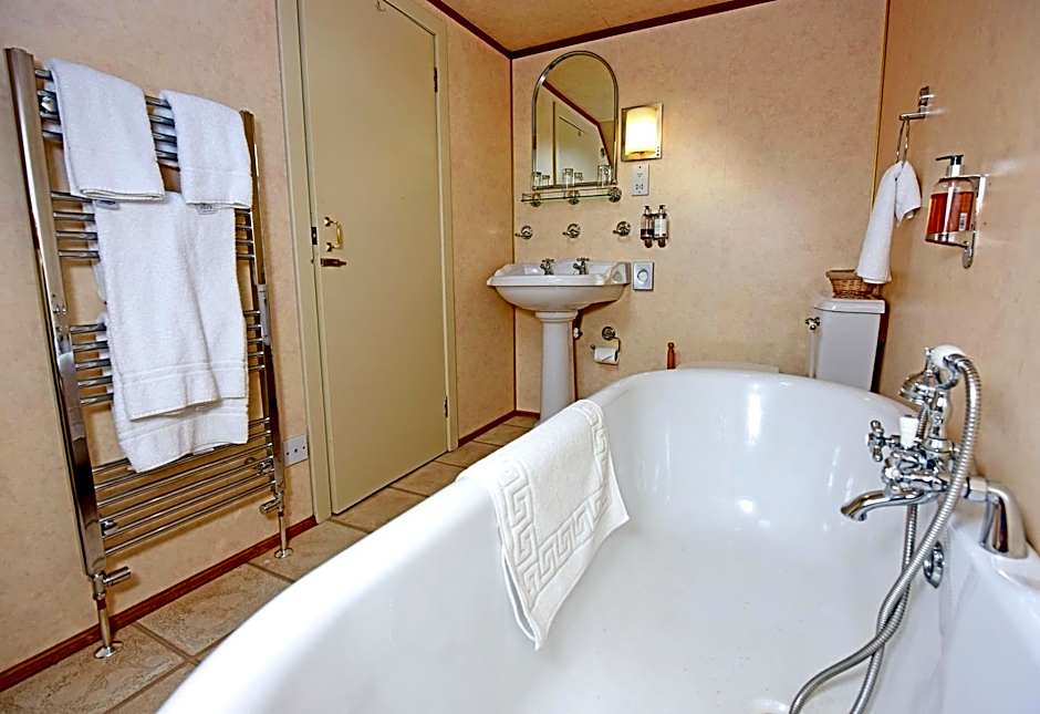 Ardlui Hotel