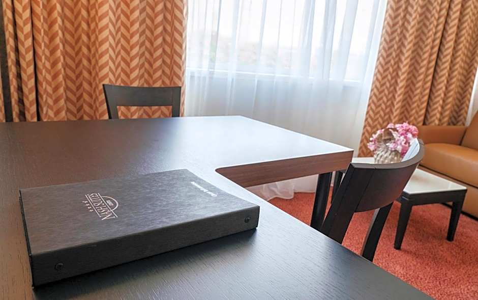 Nash Suites Airport Hotel