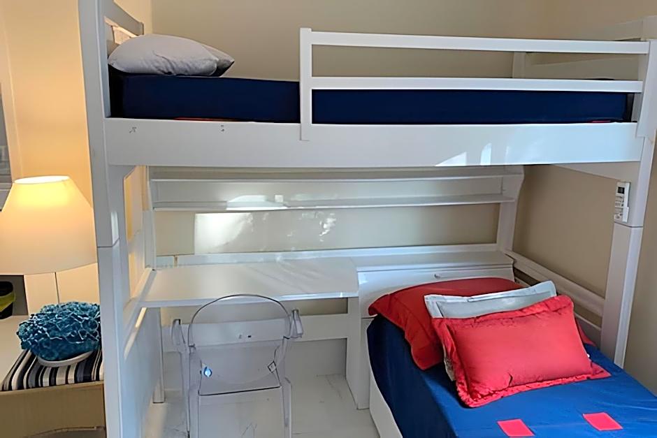 Beira mar alto padrão!