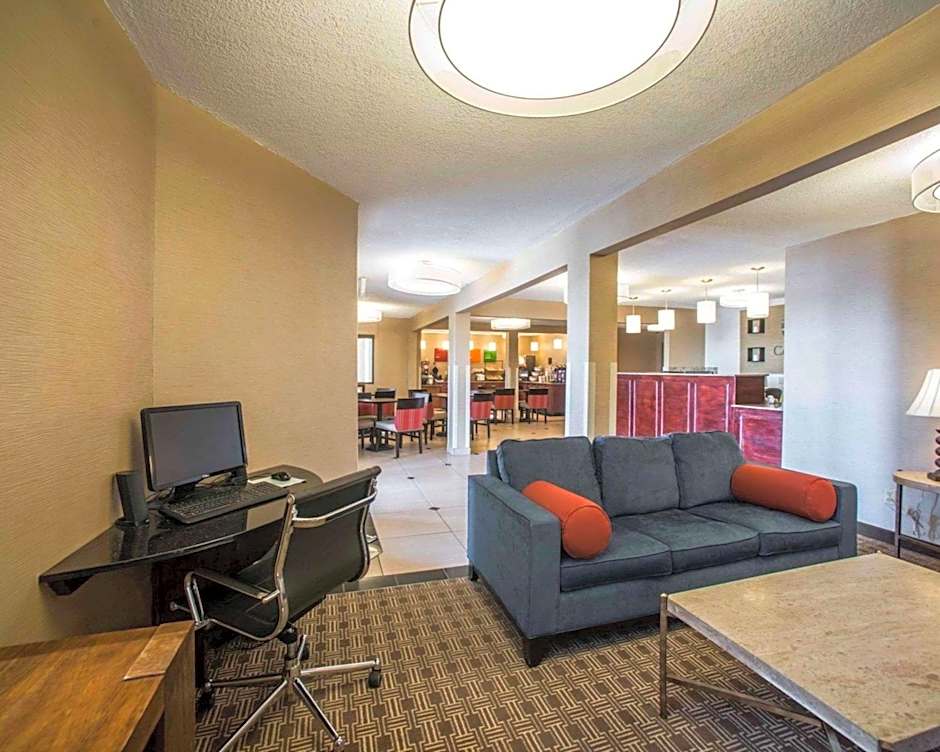 Quality Inn & Suites Boonville - Columbia