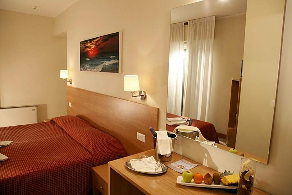 Hotel Majorca sul Mare in centro a Riccione con Area Fitness