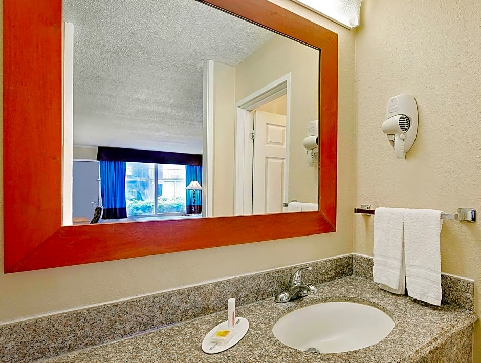 Days Inn by Wyndham Lafayette Near Lafayette Airport