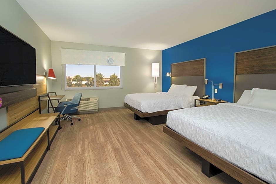 Photo 1 of 4 of 2 Queen Beds, Hearing Accessible