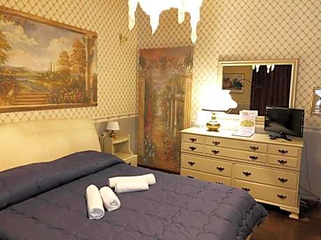 Queen Room with Balcony