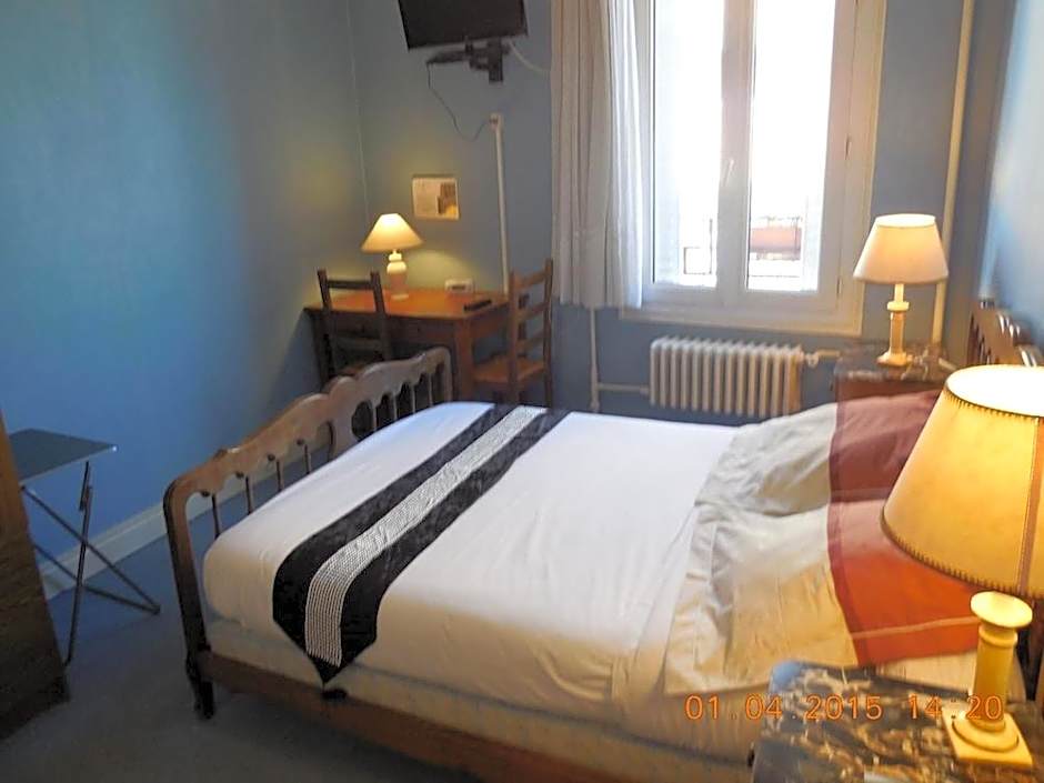 Hotel le Petit Chateau (ex hotel des amis)