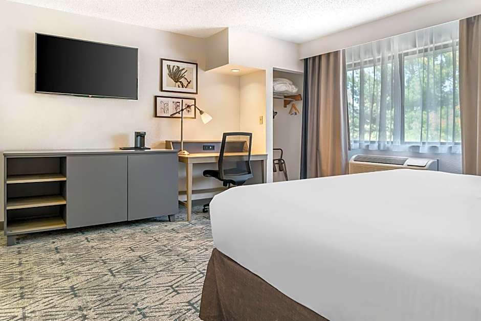 Country Inn & Suites by Radisson, Frederick, MD