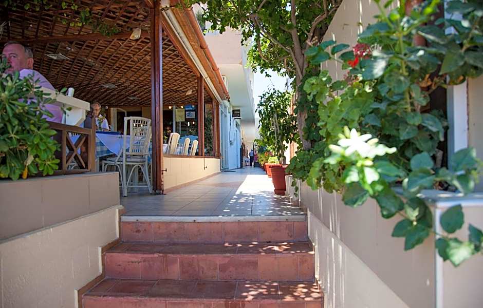 Thania Seaside Smotel - Adults Only