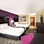 La Quinta Inn & Suites by Wyndham Louisville East