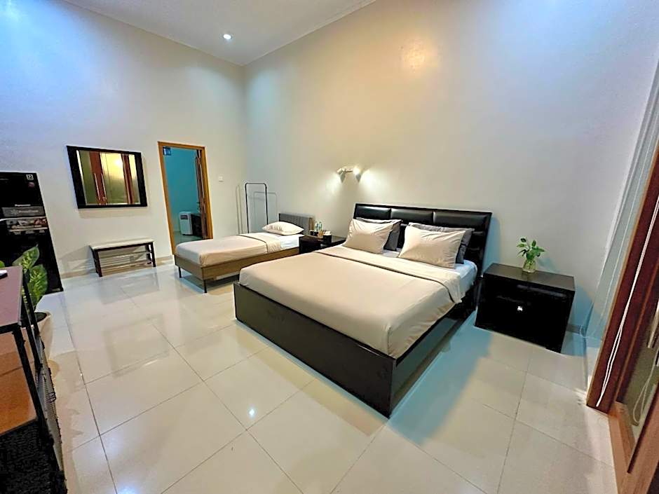 Cendhani Raras Gallery