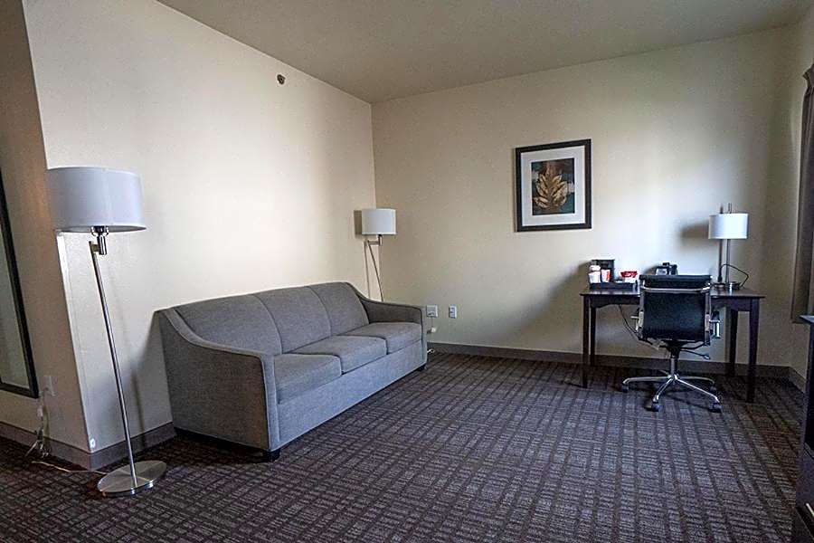 Cobblestone Hotel & Suites-Sheldon