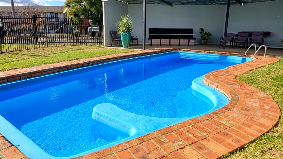 Countryman Motor Inn