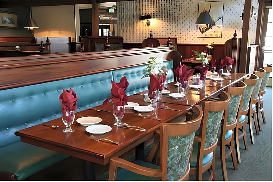 Holiday Inn Selma - Swancourt By IHG