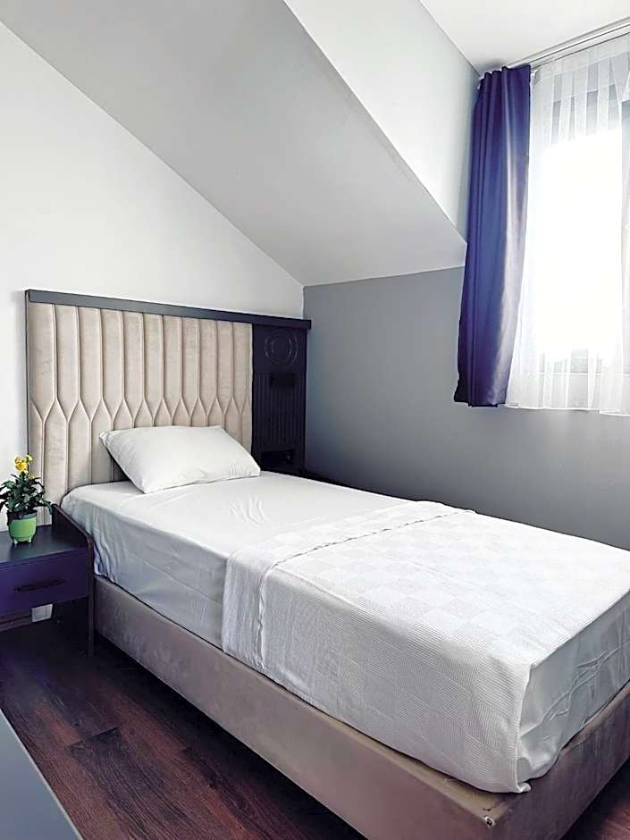 Shelton Airport Hotel