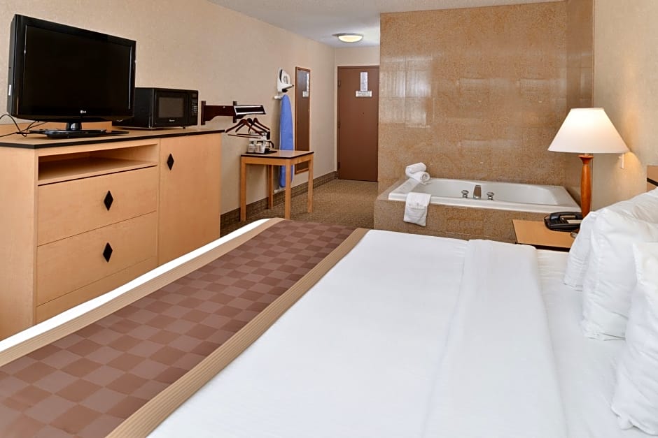 SYLO Hotel Denver Airport, a Ramada by Wyndham