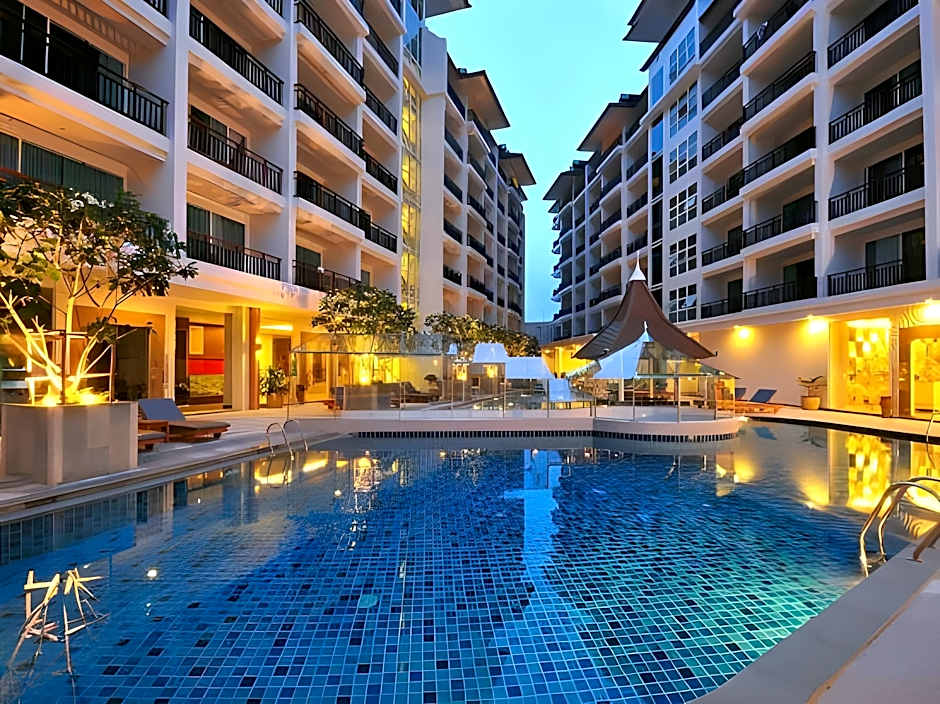 Crystal Palace Luxury Hotel Pattaya
