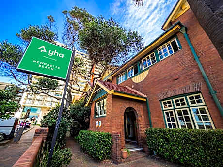 Newcastle Beach YHA Hostel