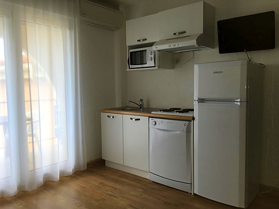 Adonis Saint Florent