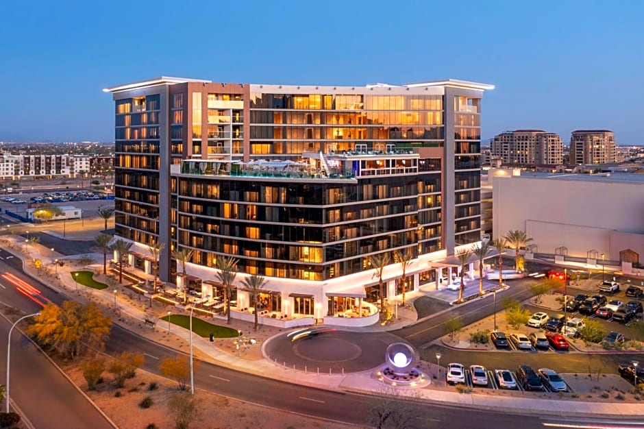 Caesars Republic Scottsdale, a Hilton Hotel