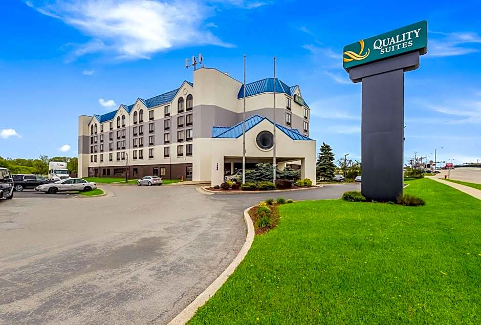 Quality Suites Milwaukee Airport