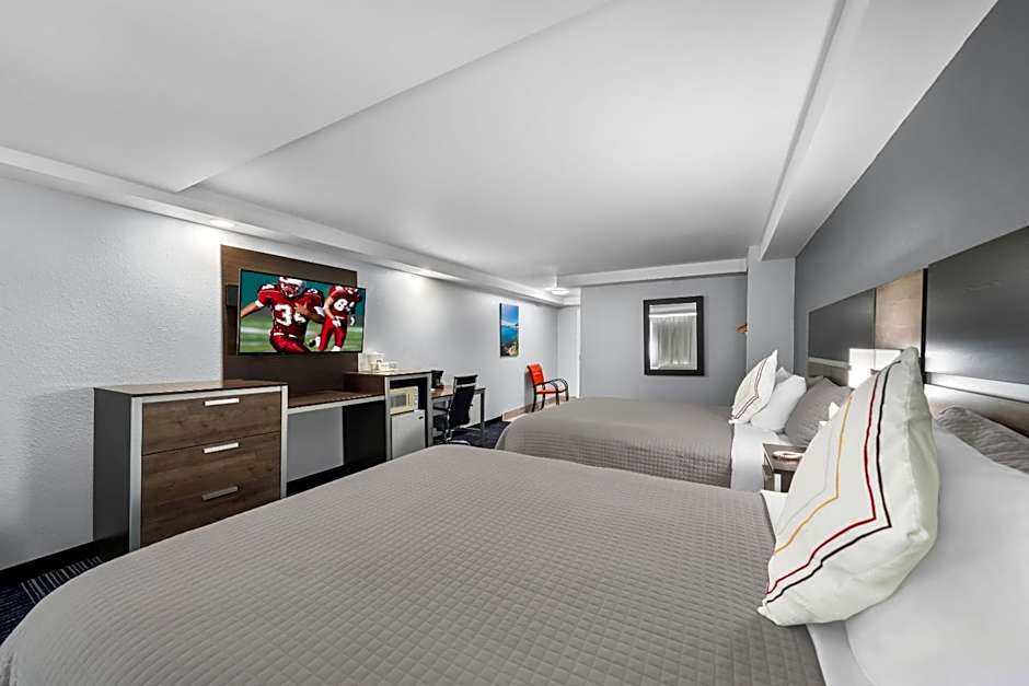 Admiralty Inn & Suites - a Red Collection Hotel