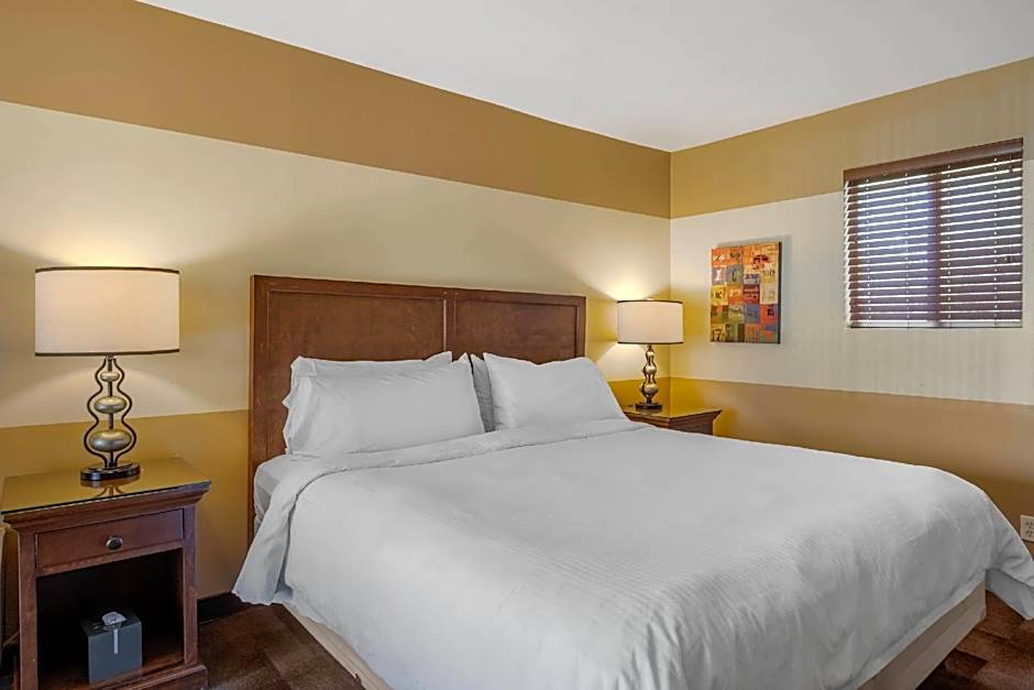 Carlton Oaks Lodge, an Ascend Collection Hotel