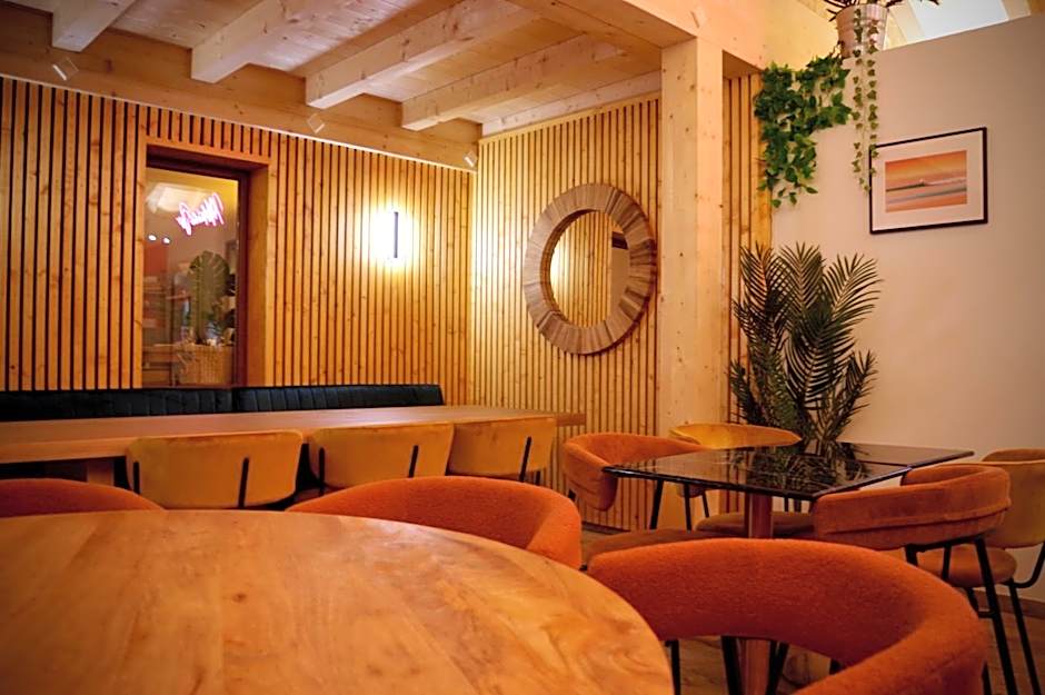 1861 Chatel Hostel