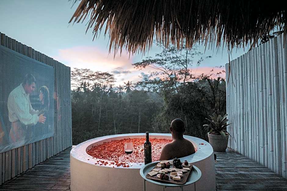 Woywoy Escape Bresela Adults Only