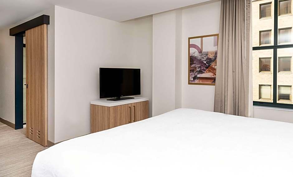 Hilton Garden Inn Flint Downtown