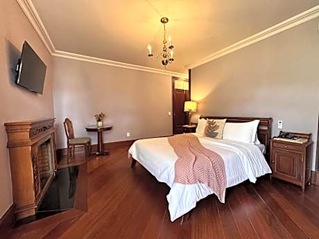 Deluxe Double Room with Bath