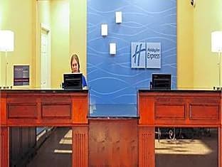 Holiday Inn Express Hotel & Suites Clarksville By IHG