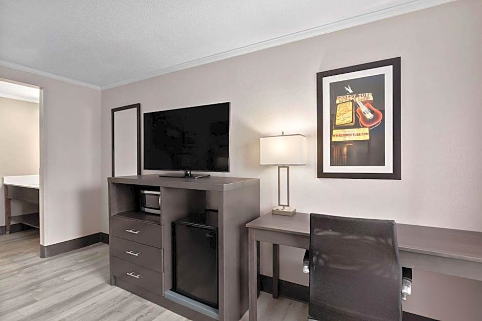 La Quinta Inn & Suites by Wyndham Goodlettsville