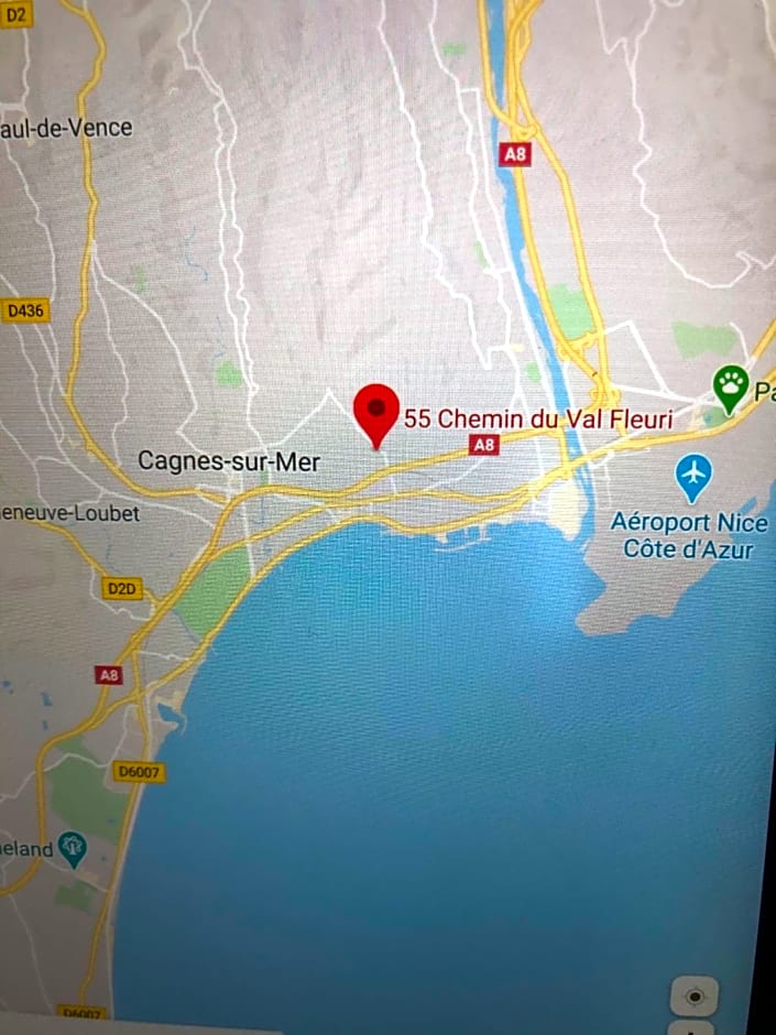 Villa C3 Arthur Rimbaub chambre d¿hôte piscine proche mer plage 600m