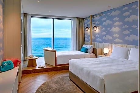 Kids Deluxe Twin Room with Ocean View