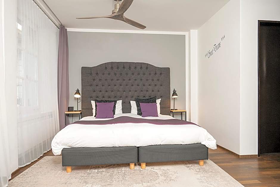 Boutique Hotel Weisses Kreuz - Adult only Hotel
