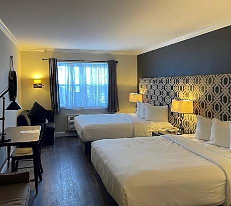 Queen Room with Two Queen Beds - Non-Smoking/Pet Friendly