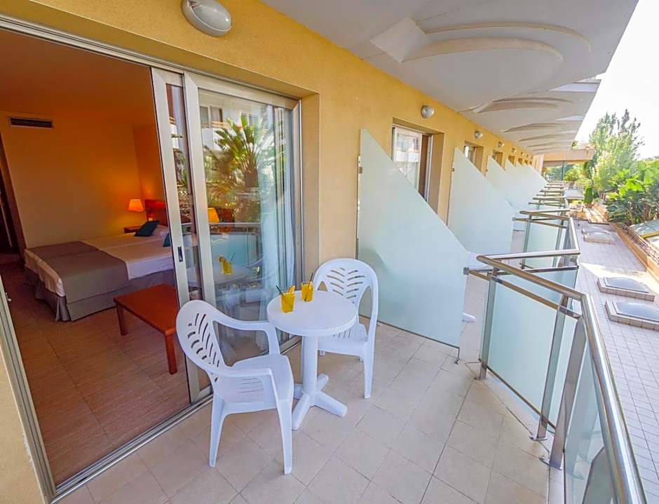 DWO Sirius - Adults Only