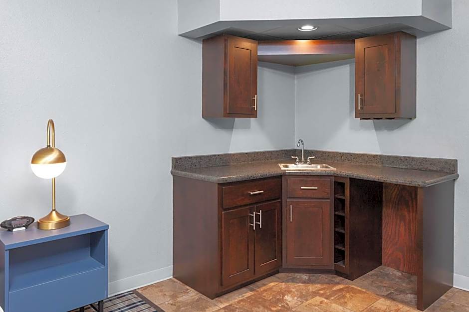 AmericInn by Wyndham West Salem