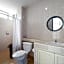 RoomQuest One Bangsaray
