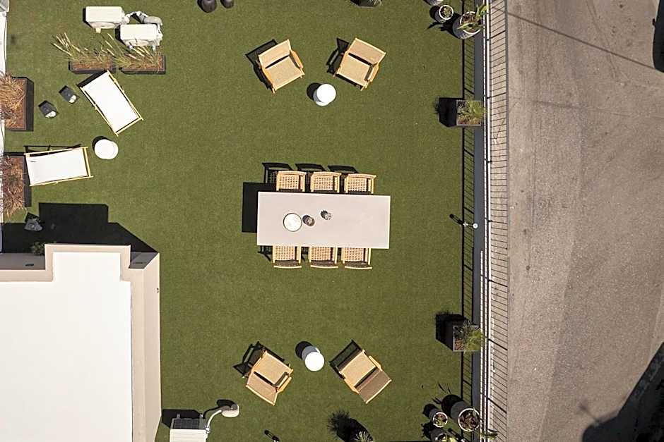 Monarco Executive Rooms