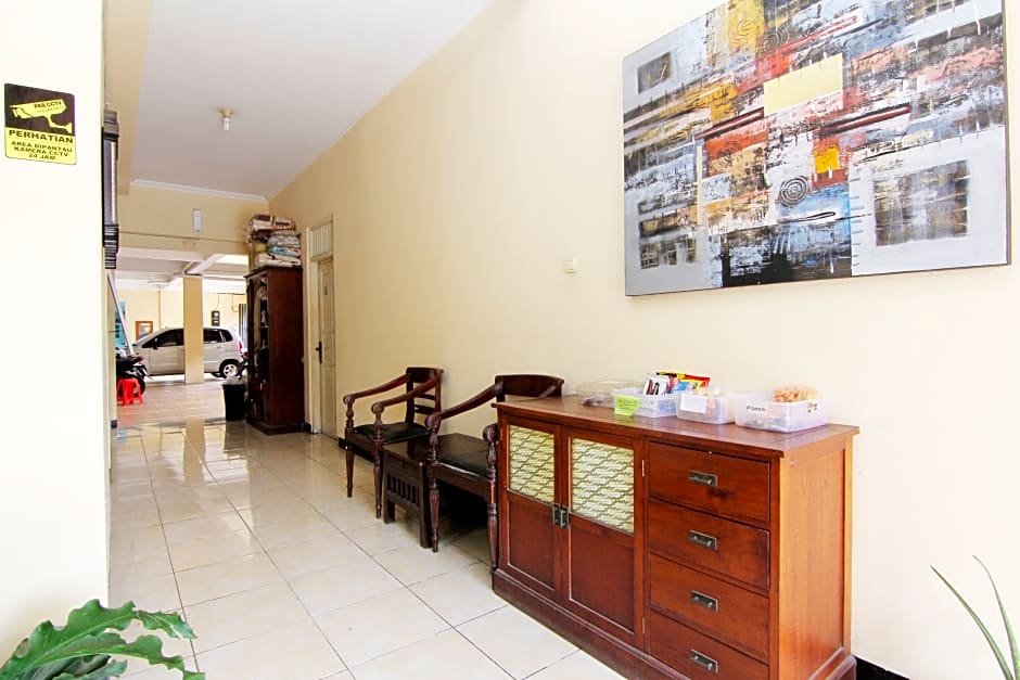 JJ House Gejayan by ZUZU