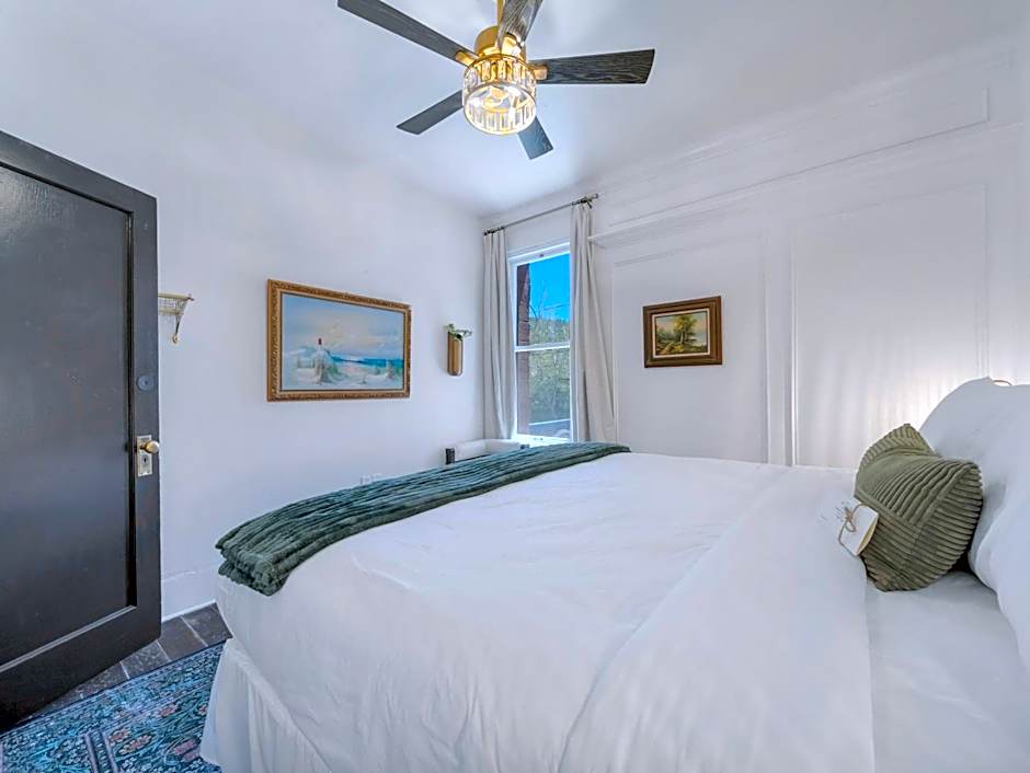 The Historic Grand Canyon Hotel