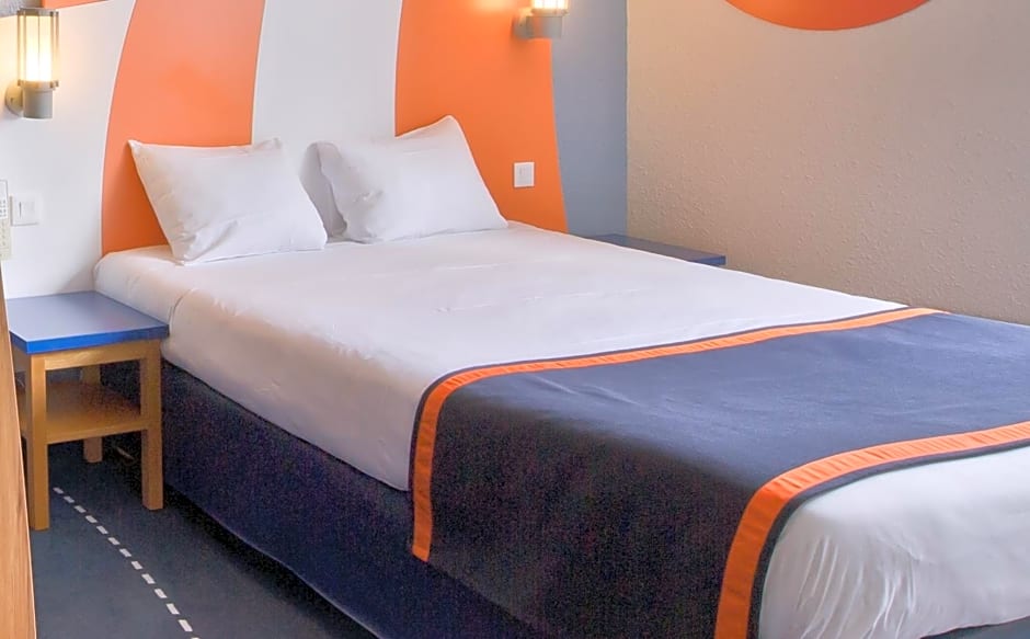 Explorers Hotel At Disneyland Paris
