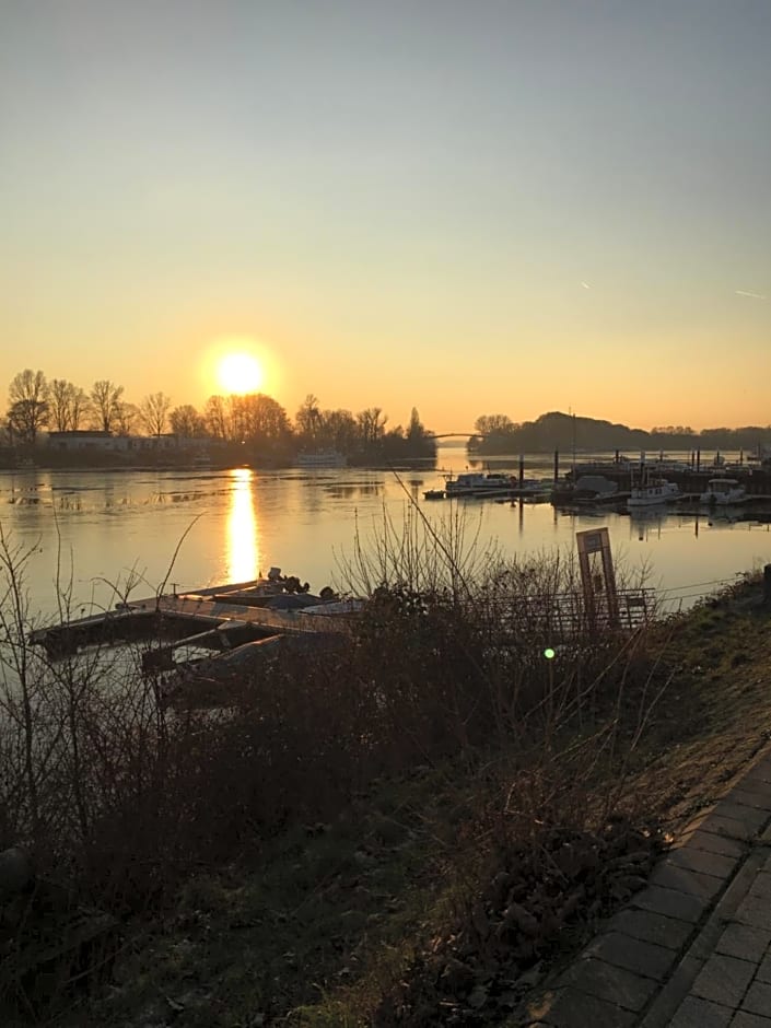 Schmuckkästle am Hafen