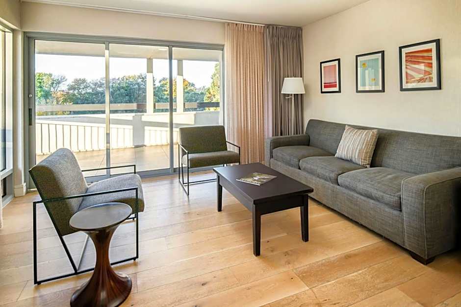 Hotel Paradox, Autograph Collection